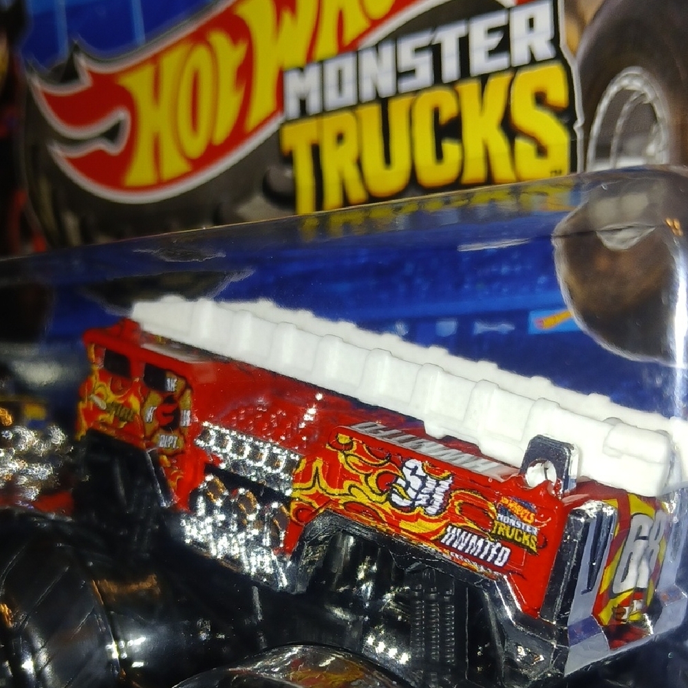 5 Alarm & Bone SHAKER Hot Wheels Monster Trucks - Red and Black - Picture 5 of 7